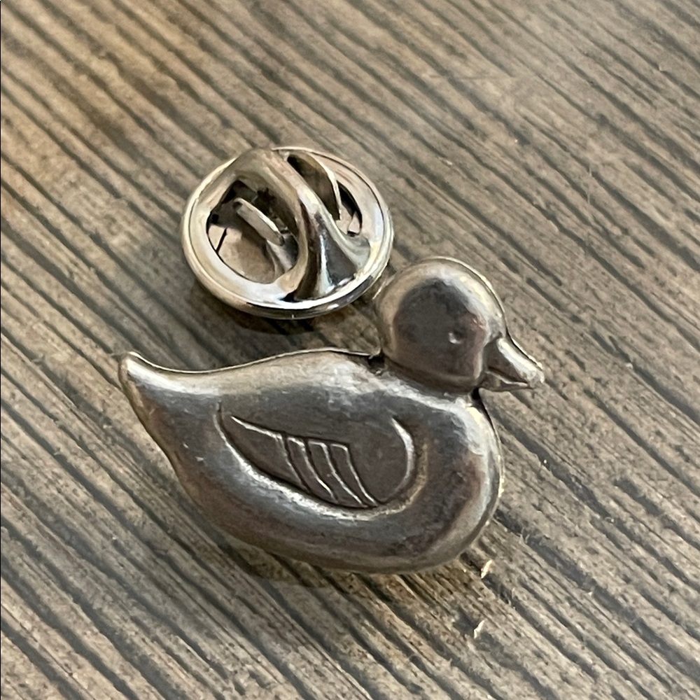 Vintage D.P. Limited Maiden Vermont Pewter Duck Pinback Pin - Picture 9 of 16